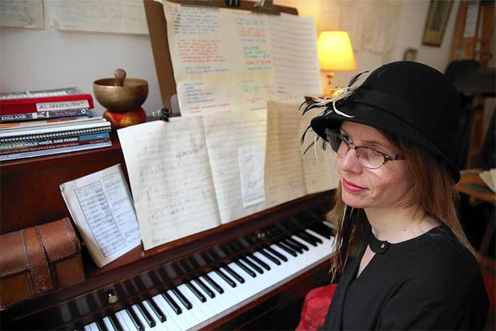 آنا کلاین (Anna Clyne)